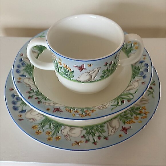 Tiffany & Co. 3 Piece Baby Set "Tiffany Meadows" with Bunny Rabbit - Picture 3 of 11